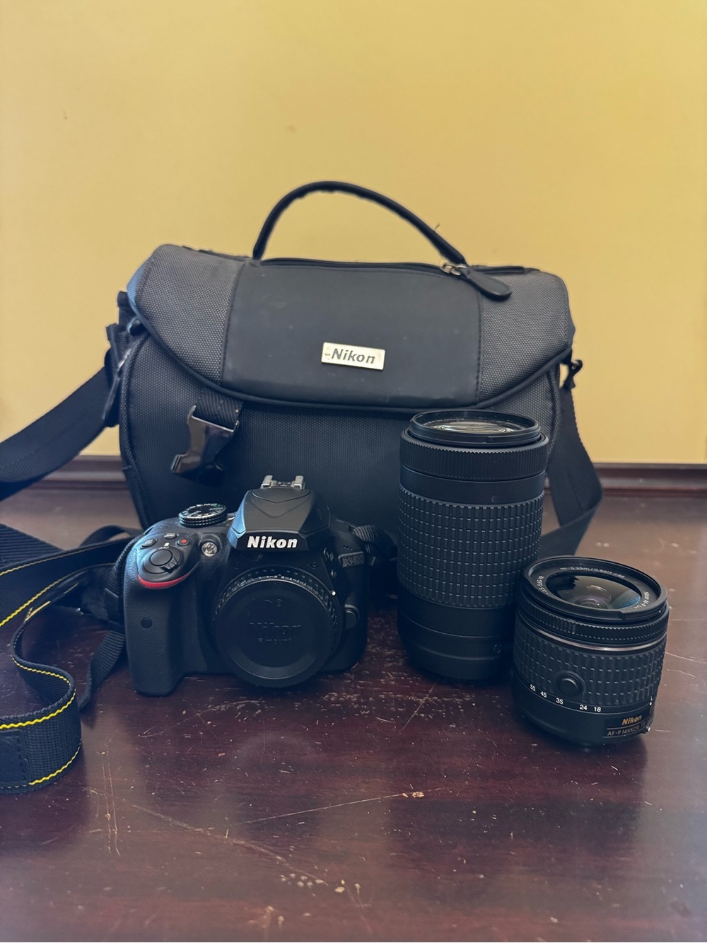 Nikon DSLR Camera Kit in Black